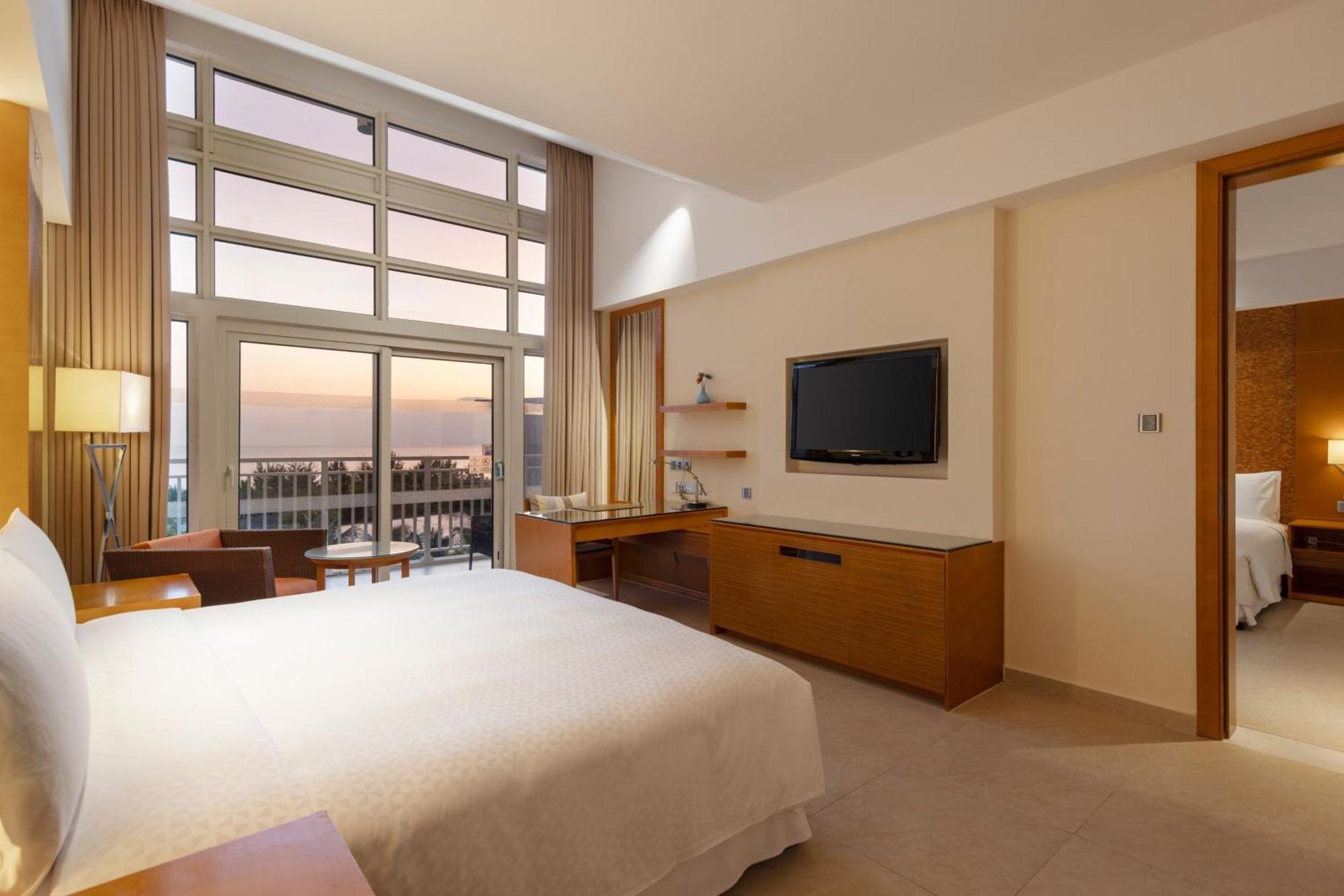 Four Points By Sheraton Shenzhou Peninsula Resort Wanning Buitenkant foto